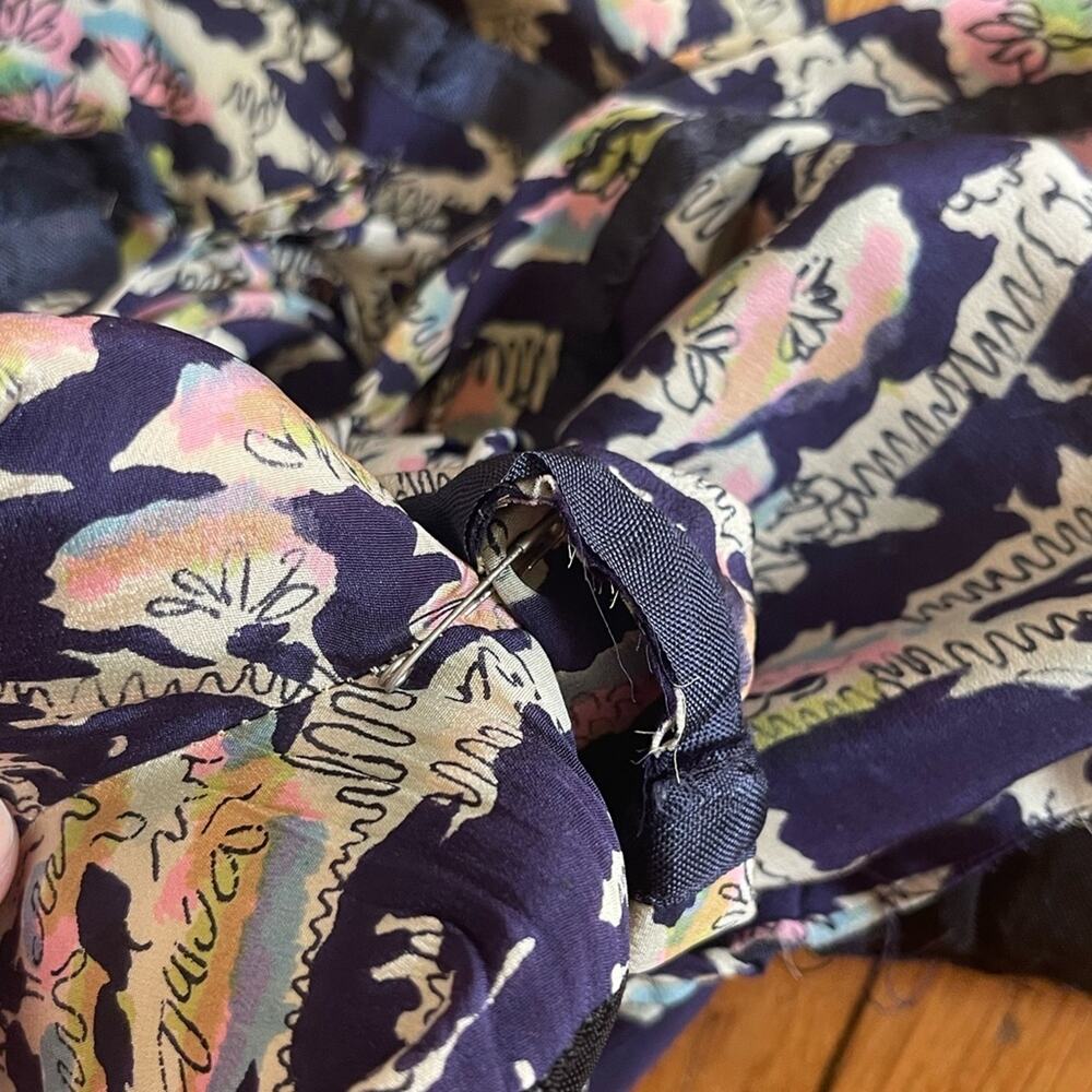 40s Vintage Novelty Print Peplum Dress - Picture 4 of 13